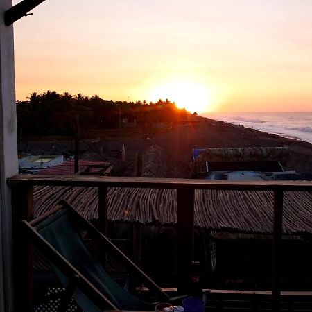 Black Sand Beachhouse مونتيريكو المظهر الخارجي الصورة