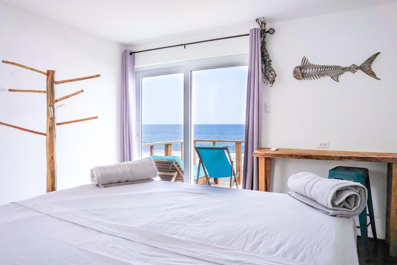 Black Sand Beachhouse مونتيريكو المظهر الخارجي الصورة