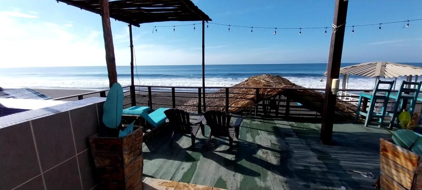 Black Sand Beachhouse مونتيريكو المظهر الخارجي الصورة