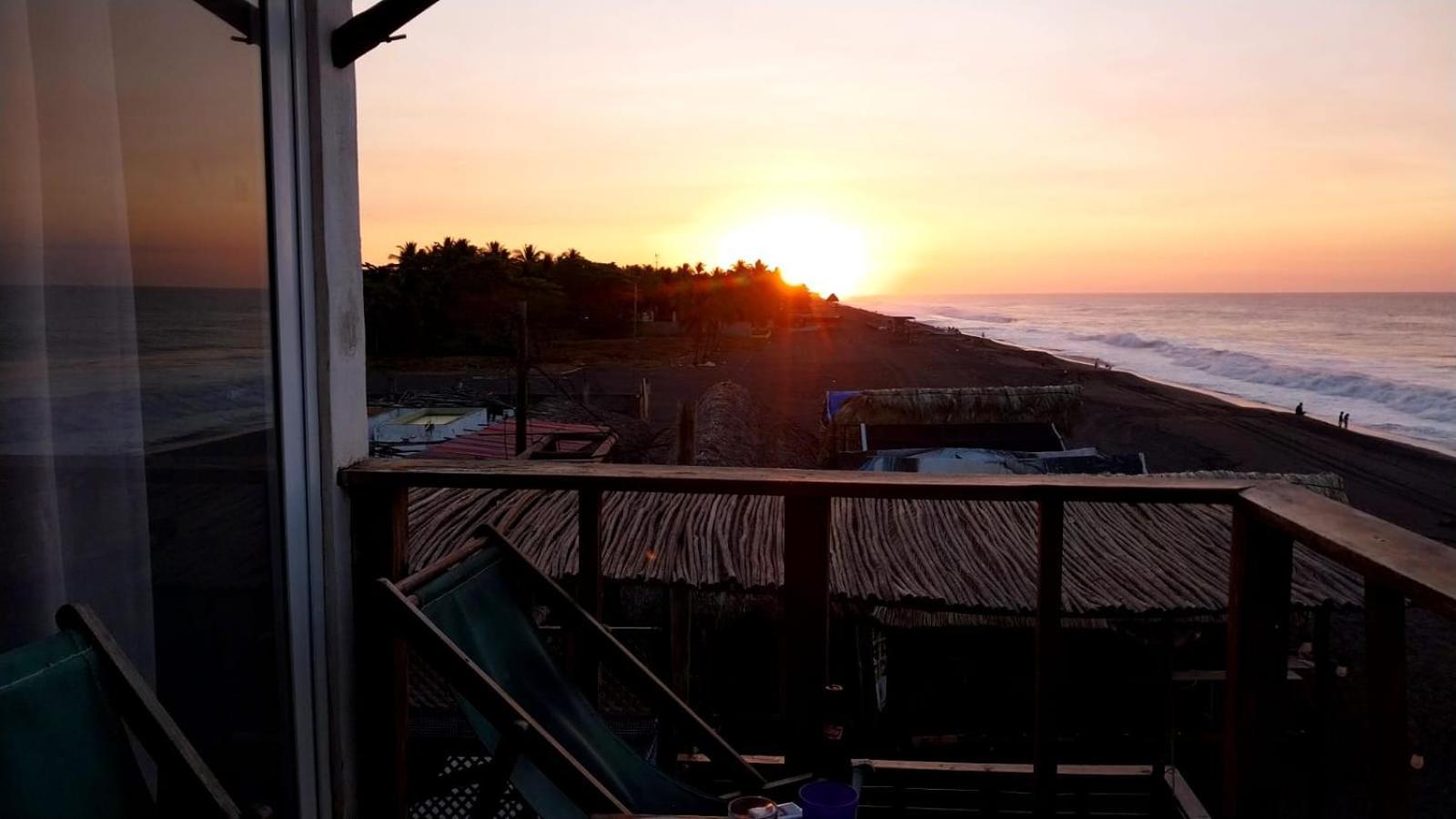 Black Sand Beachhouse مونتيريكو المظهر الخارجي الصورة