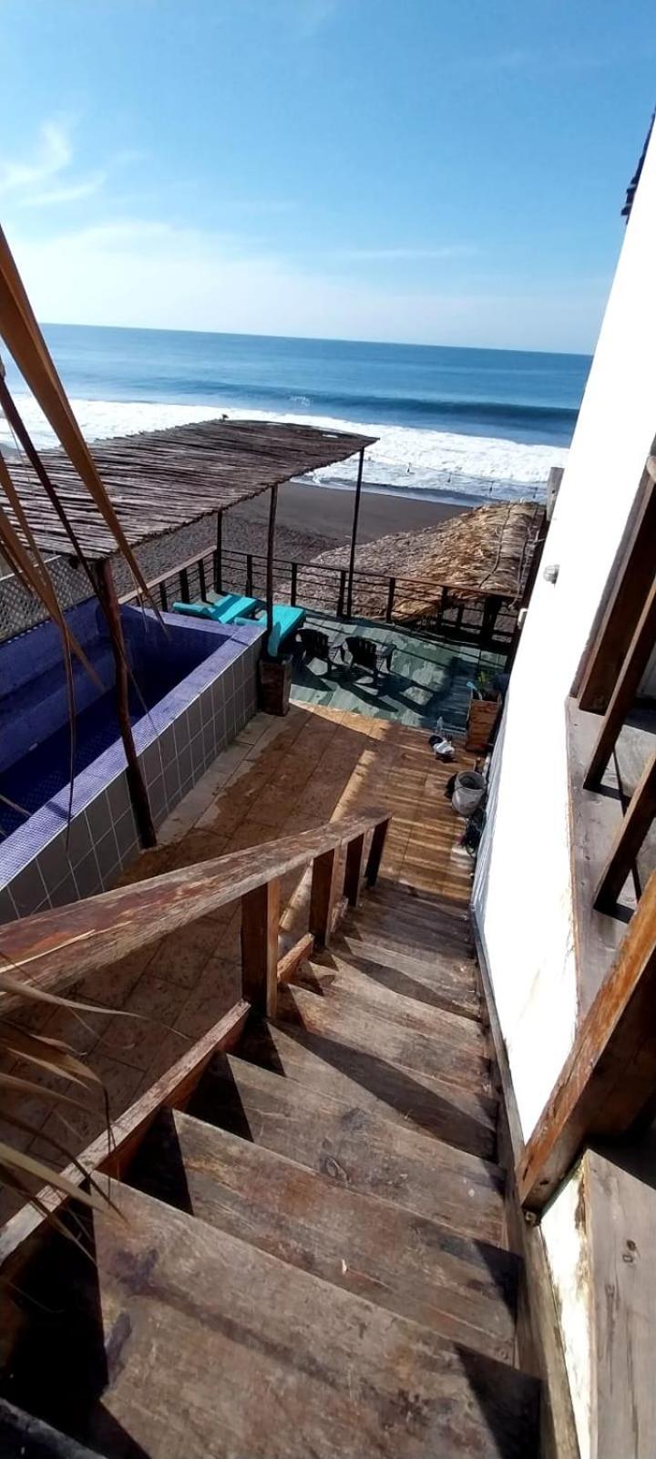 Black Sand Beachhouse مونتيريكو المظهر الخارجي الصورة