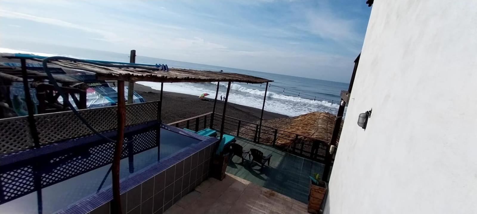 Black Sand Beachhouse مونتيريكو المظهر الخارجي الصورة